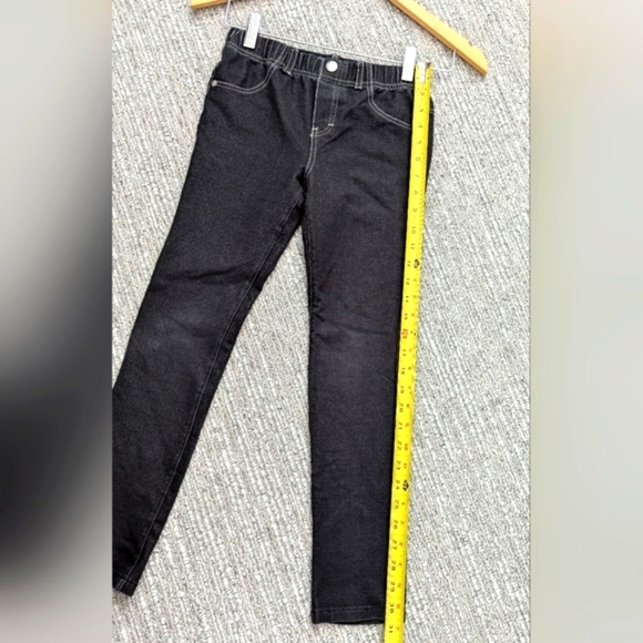 Guess Kids (Size 10) Black Leggings With Rhinestones On Back Pocket - Picture 7 of 9